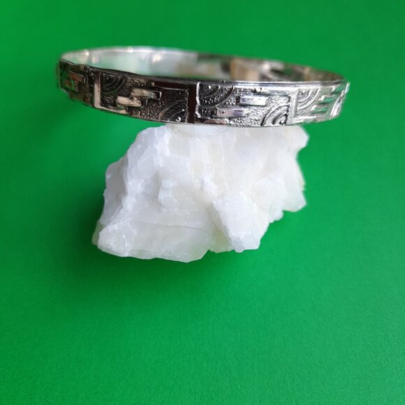 Silver Tone Bangle Bracelet Made in Mexico Textured Geometric Design - Picture 2 of 9
